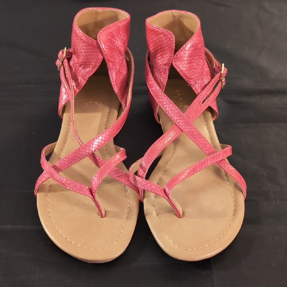 NWOT Cupid Pink Tan Strappy Flat Sandals Size 7.5